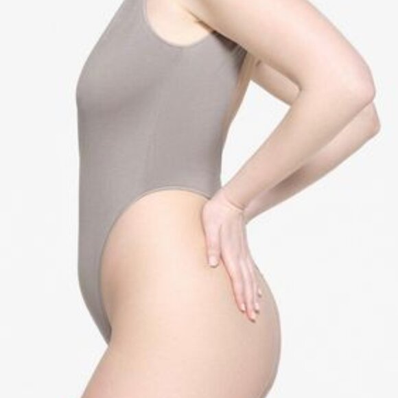 NWT Skims Deep Plunge Bodysuit Grey Modal Size S/M - Picture 5 of 7